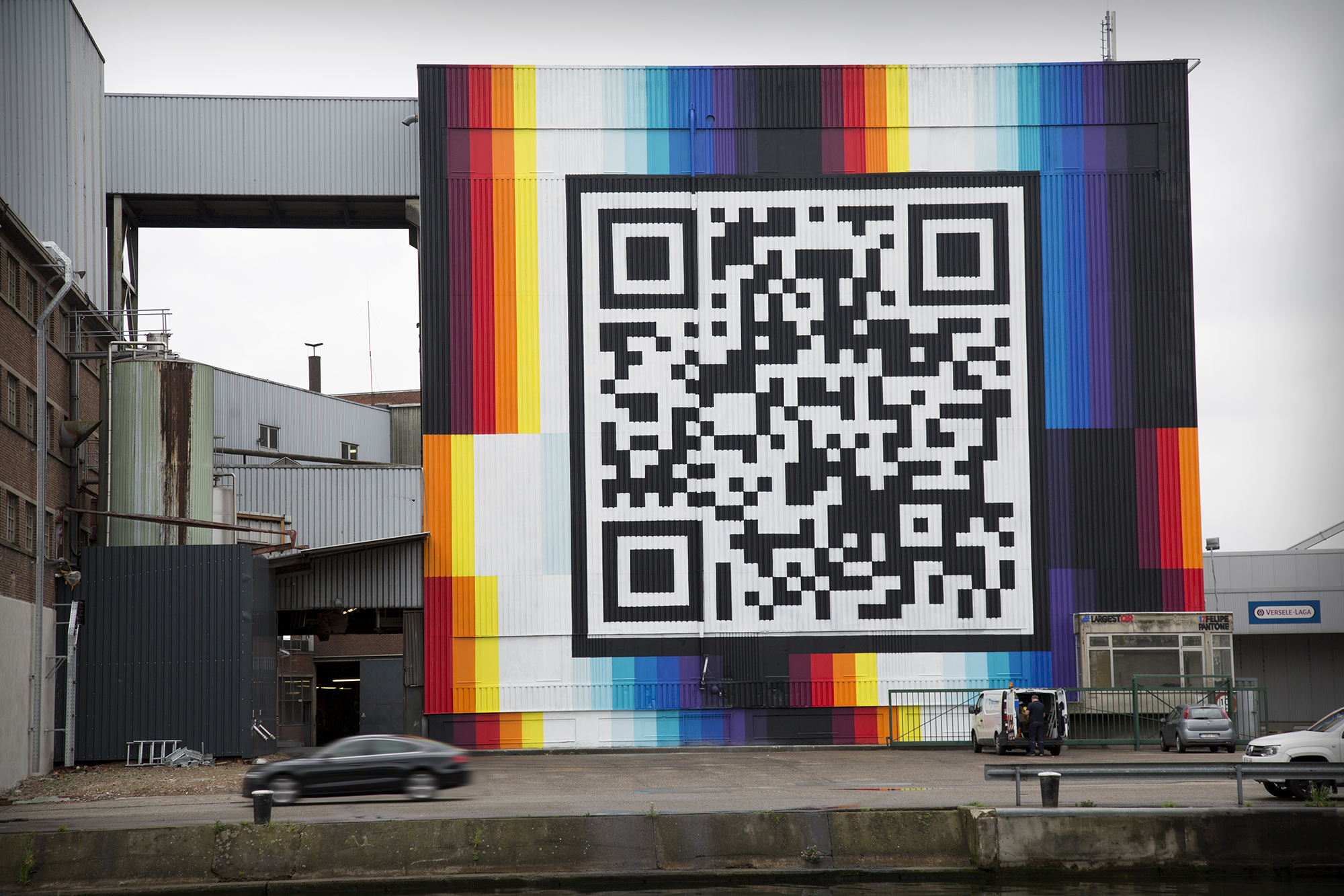 felipe-pantone-largest-qr-code-in-hasselt-belgium