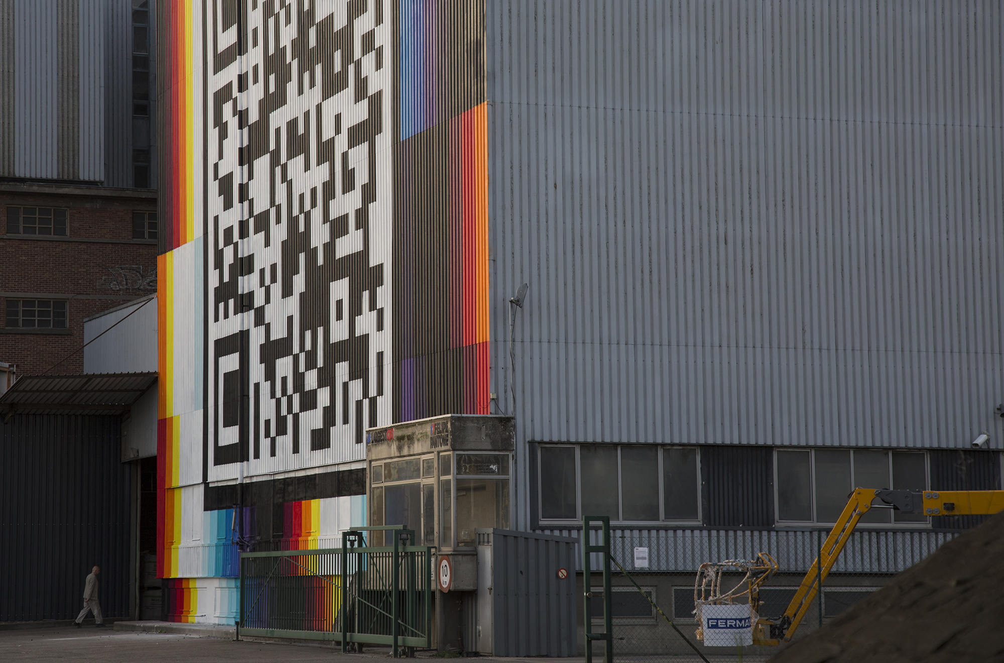 felipe-pantone-largest-qr-code-in-hasselt-belgium