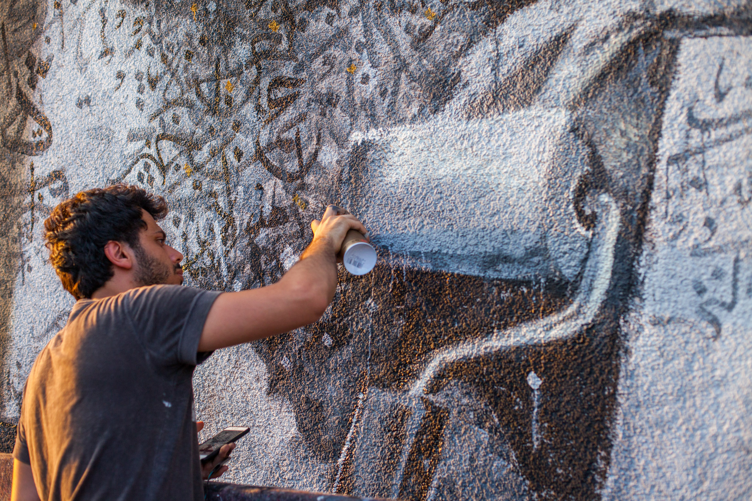 Lebanese Artist Yazan Halwani paints mural in Mannheim